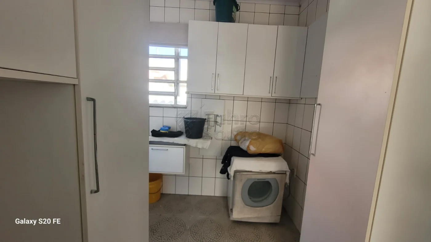 Comprar Casa / Padr&atilde;o em Pelotas R$ 650.000,00 - Foto 14