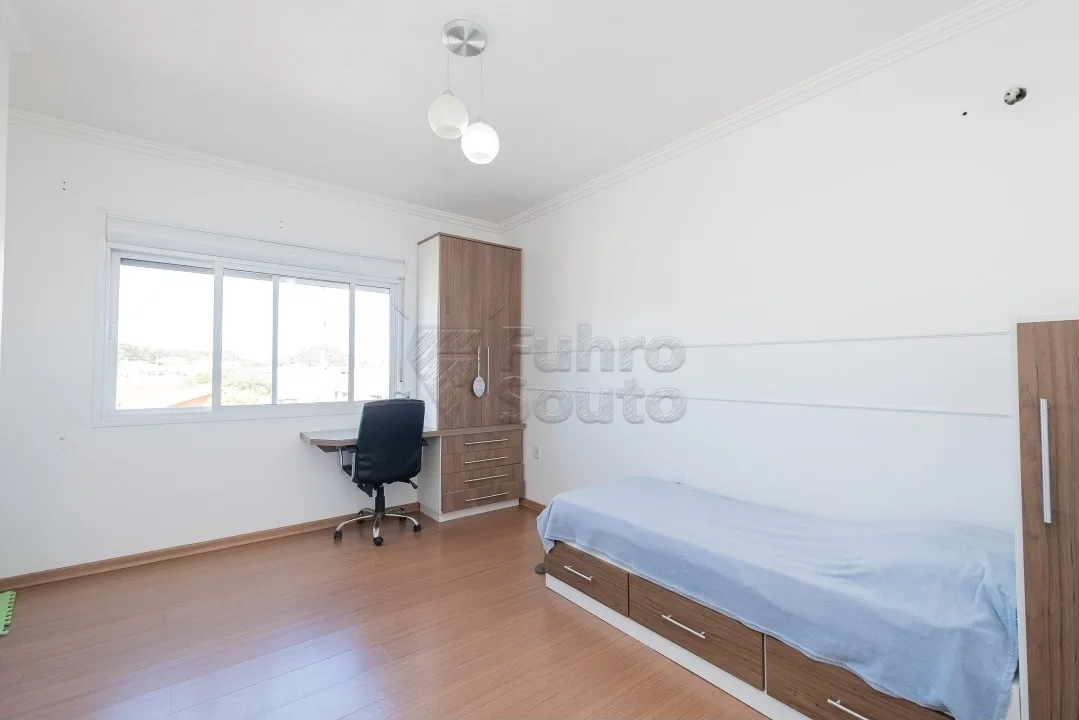 Comprar Casa / Padr&atilde;o em Pelotas R$ 748.000,00 - Foto 10