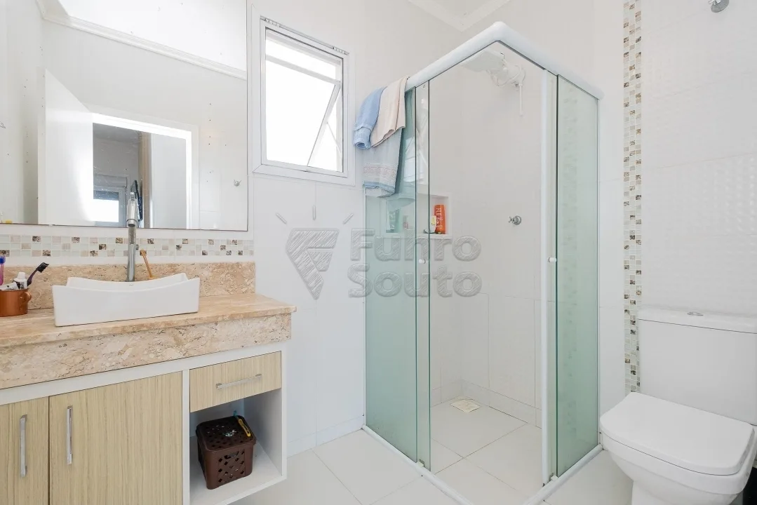 Comprar Casa / Padr&atilde;o em Pelotas R$ 748.000,00 - Foto 18