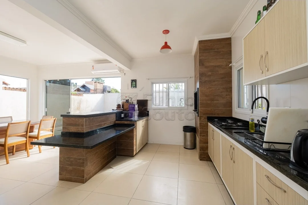 Comprar Casa / Padr&atilde;o em Pelotas R$ 748.000,00 - Foto 7