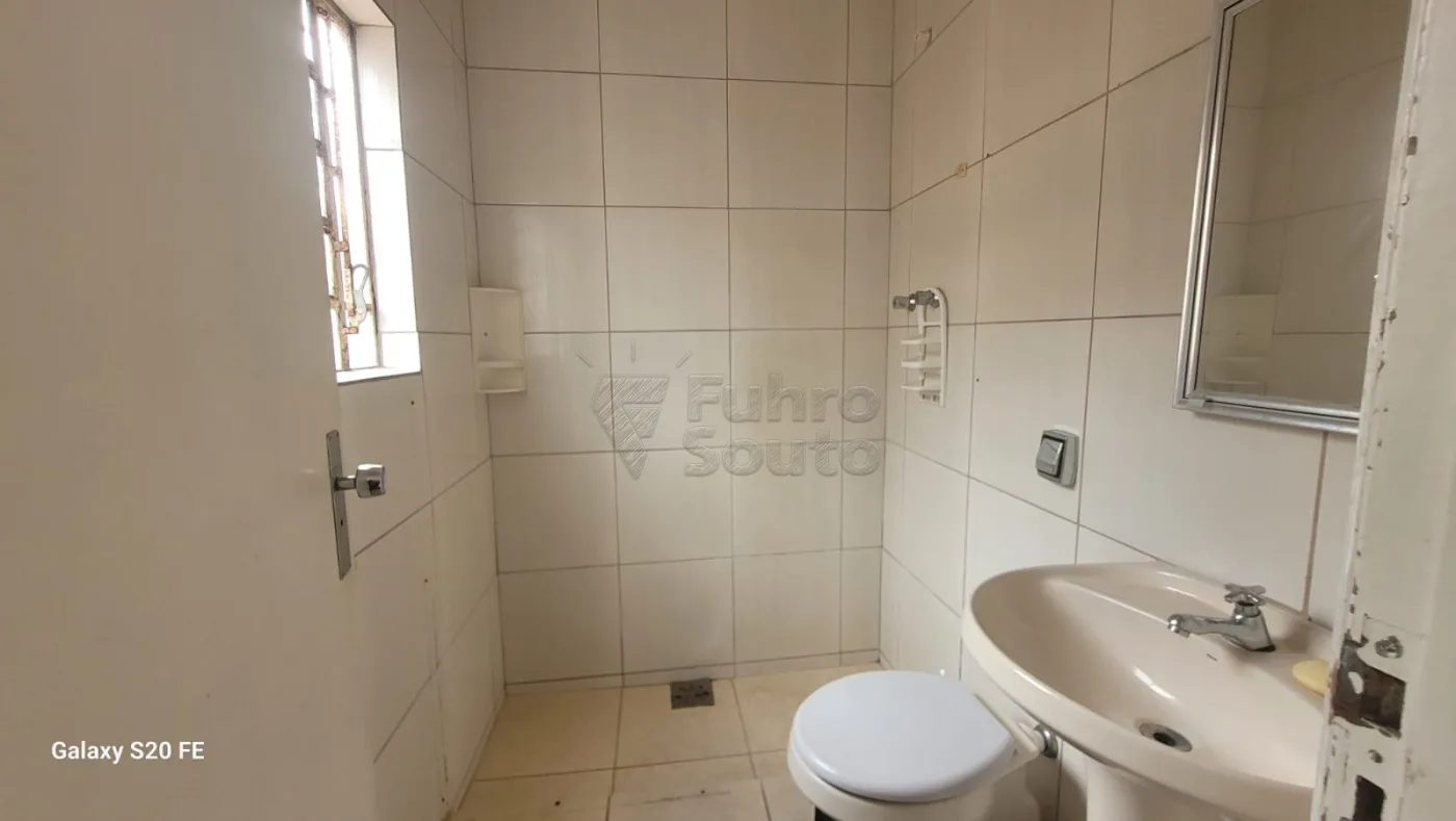Comprar Casa / Padr&atilde;o em Pelotas R$ 880.000,00 - Foto 9