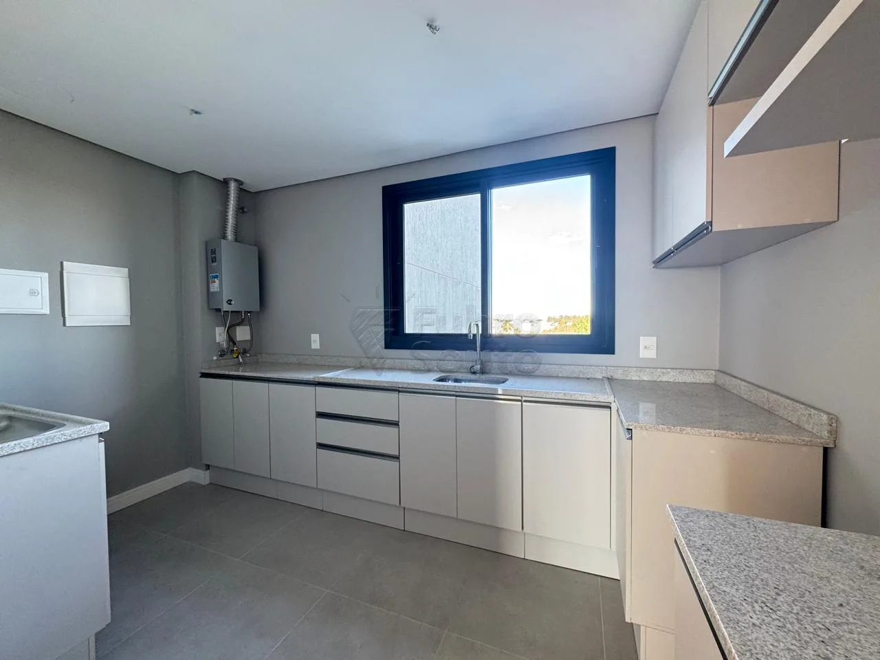 Comprar Apartamento / Padr&atilde;o em Pelotas R$ 970.000,00 - Foto 2