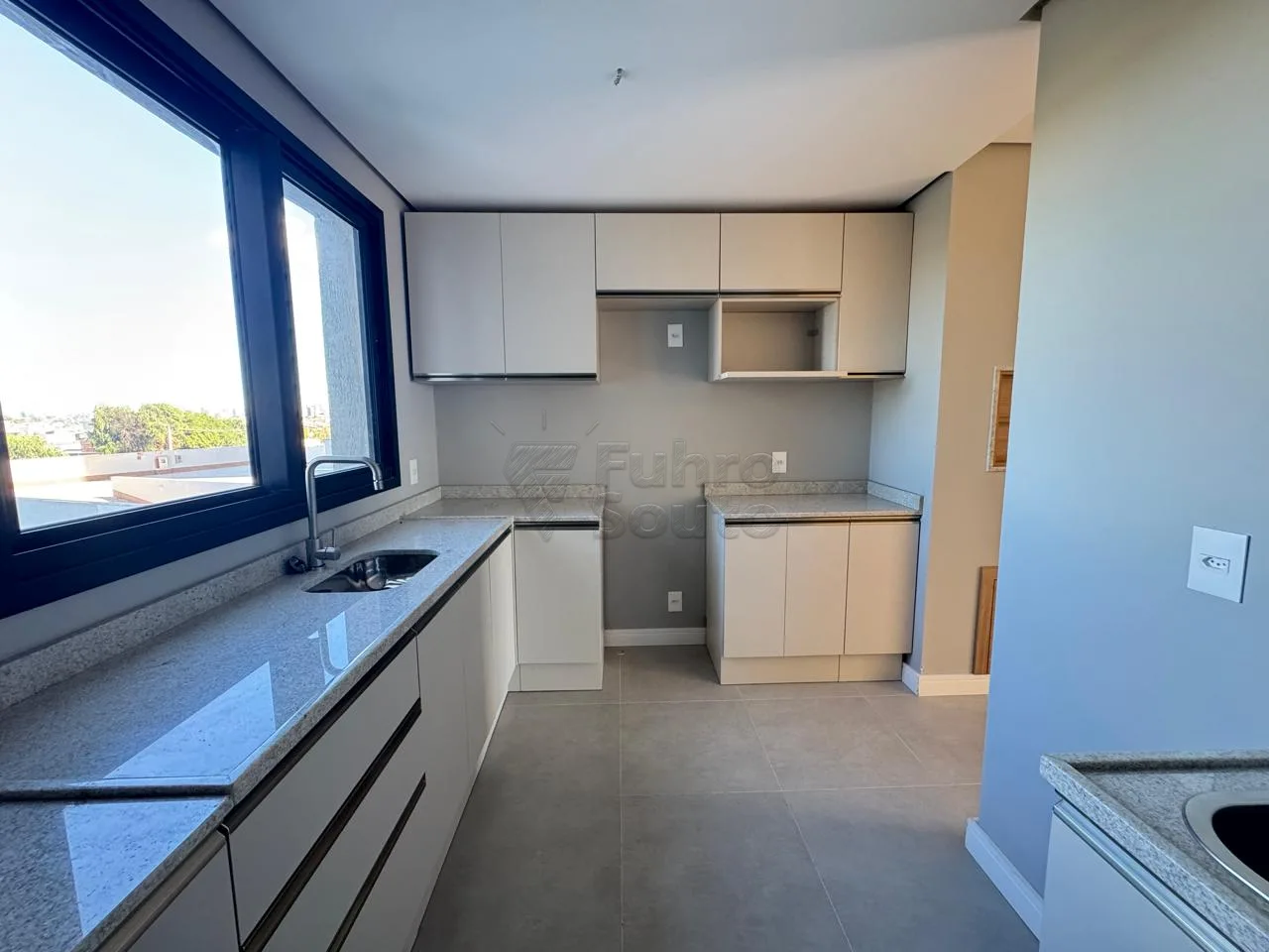 Comprar Apartamento / Padr&atilde;o em Pelotas R$ 970.000,00 - Foto 3