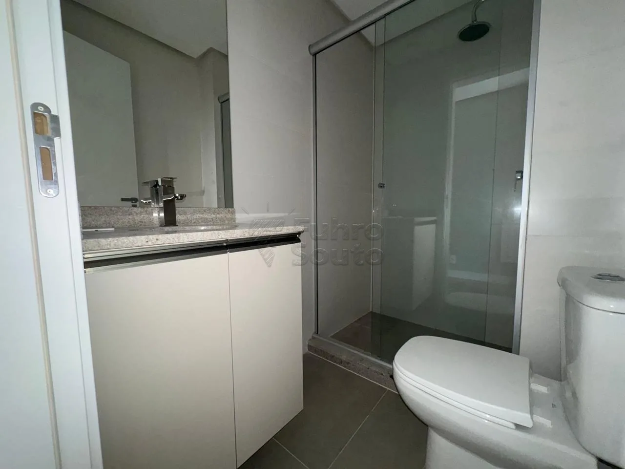 Comprar Apartamento / Padr&atilde;o em Pelotas R$ 970.000,00 - Foto 9