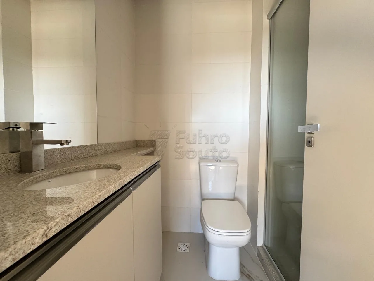 Comprar Apartamento / Padr&atilde;o em Pelotas R$ 970.000,00 - Foto 8