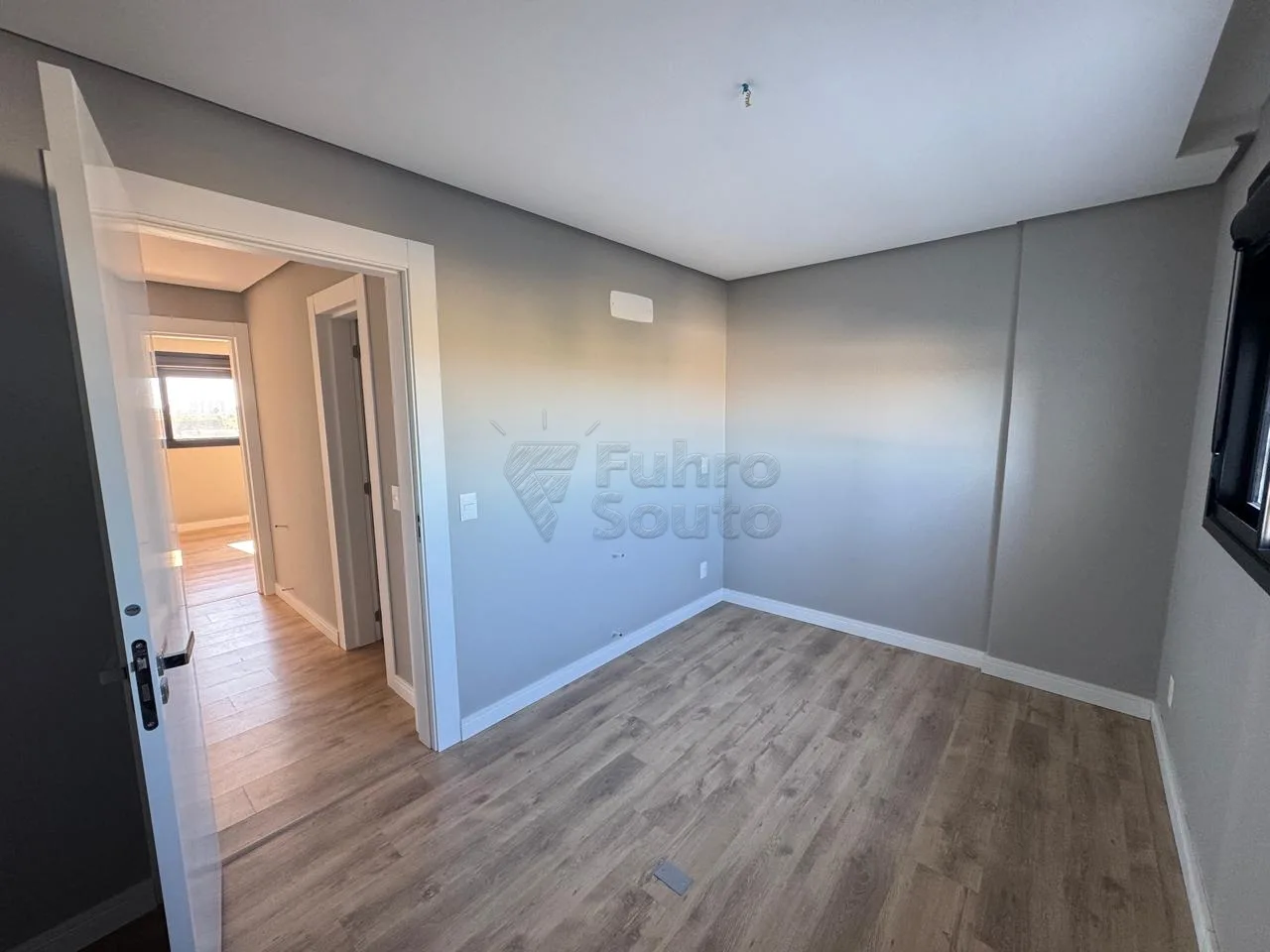 Comprar Apartamento / Padr&atilde;o em Pelotas R$ 970.000,00 - Foto 6