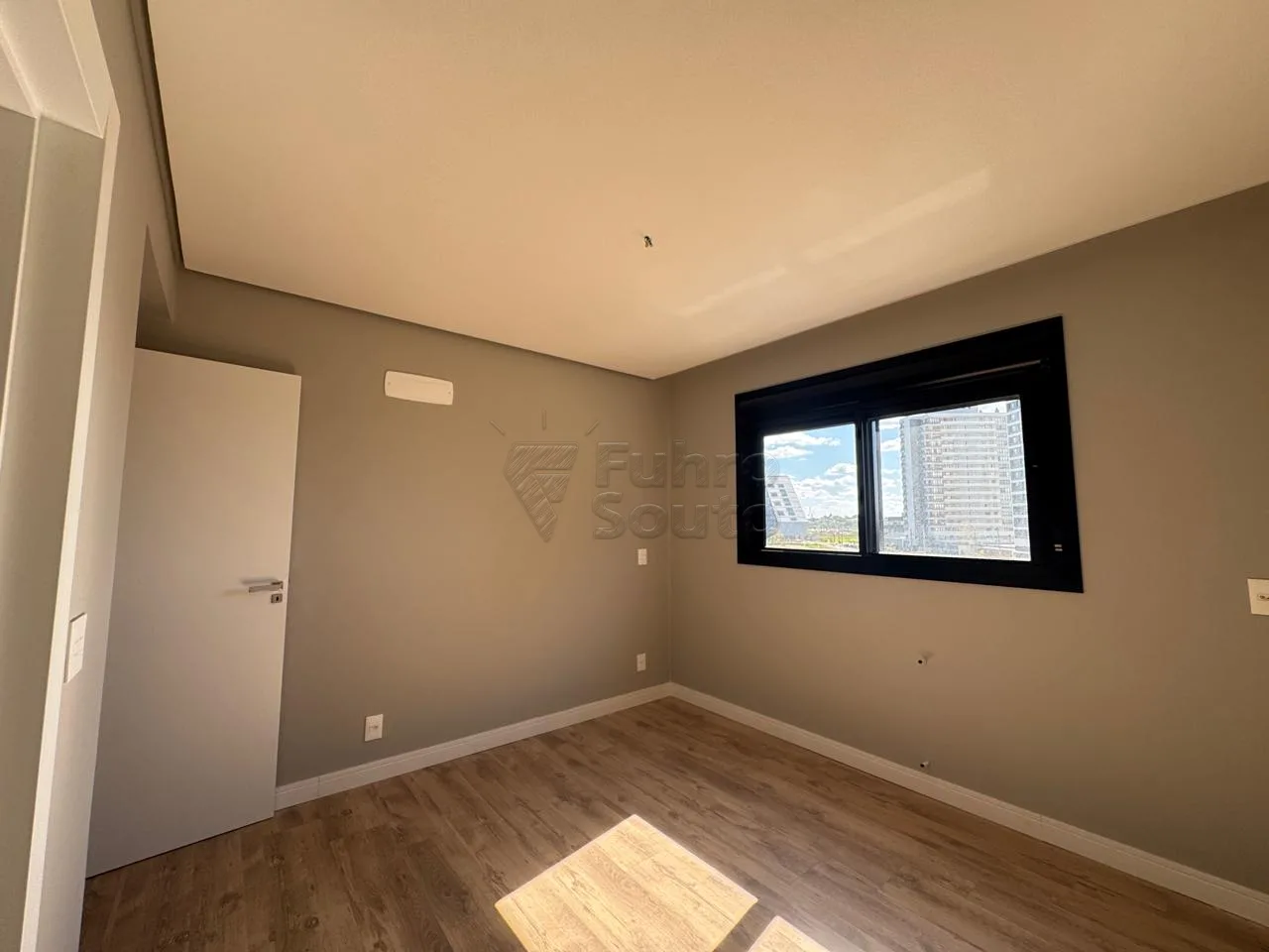 Comprar Apartamento / Padr&atilde;o em Pelotas R$ 970.000,00 - Foto 7