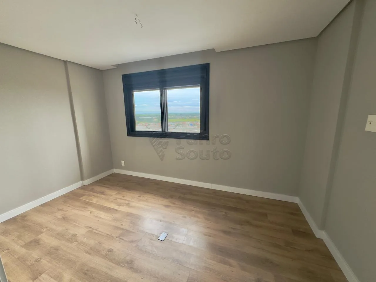 Comprar Apartamento / Padr&atilde;o em Pelotas R$ 890.000,00 - Foto 6