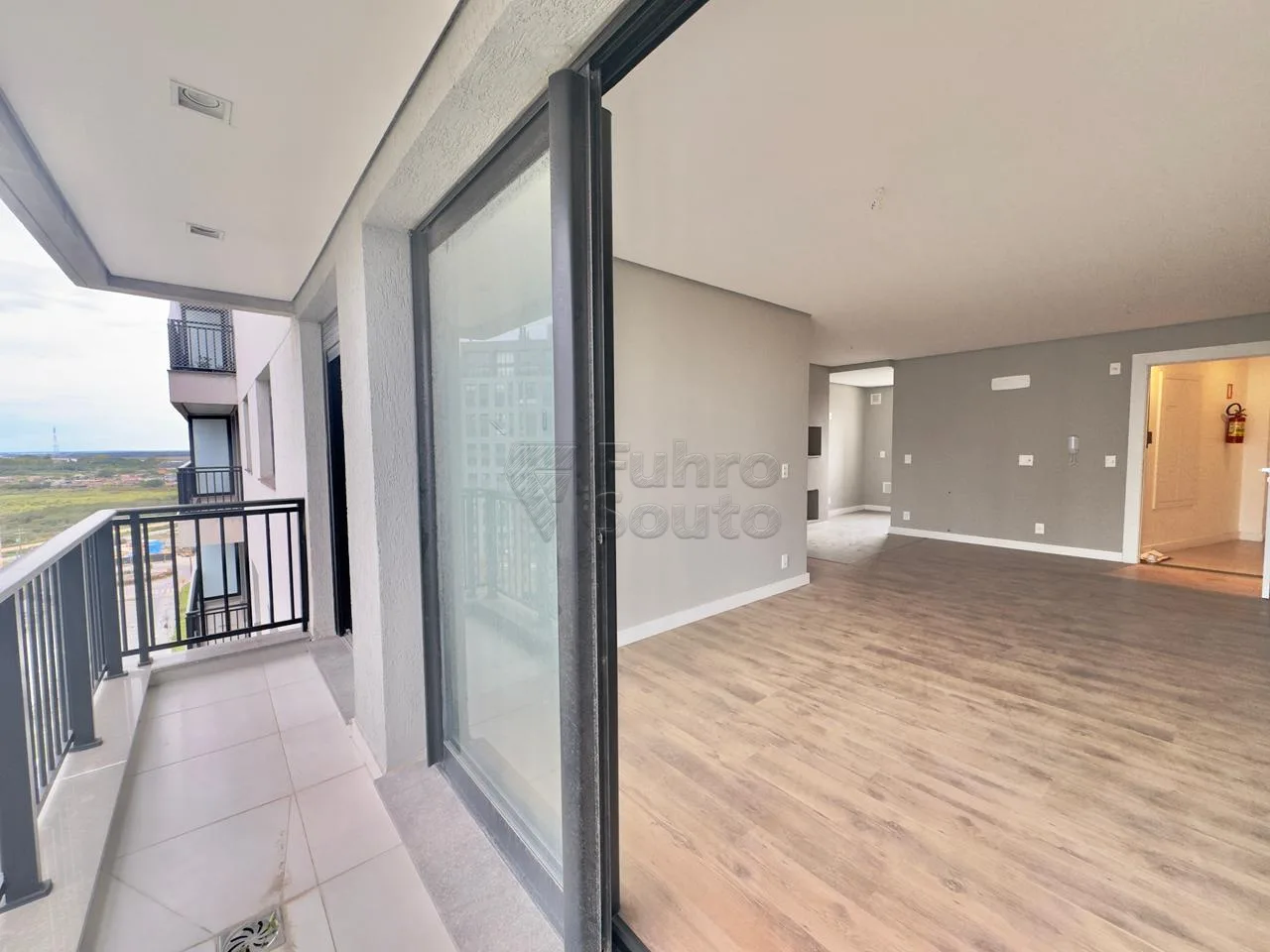 Comprar Apartamento / Padr&atilde;o em Pelotas R$ 890.000,00 - Foto 8