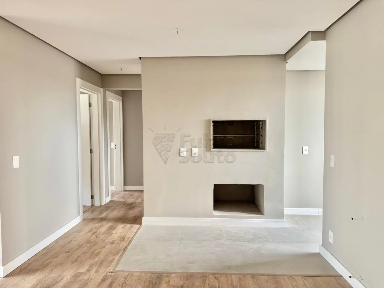 Comprar Apartamento / Padr&atilde;o em Pelotas R$ 890.000,00 - Foto 2