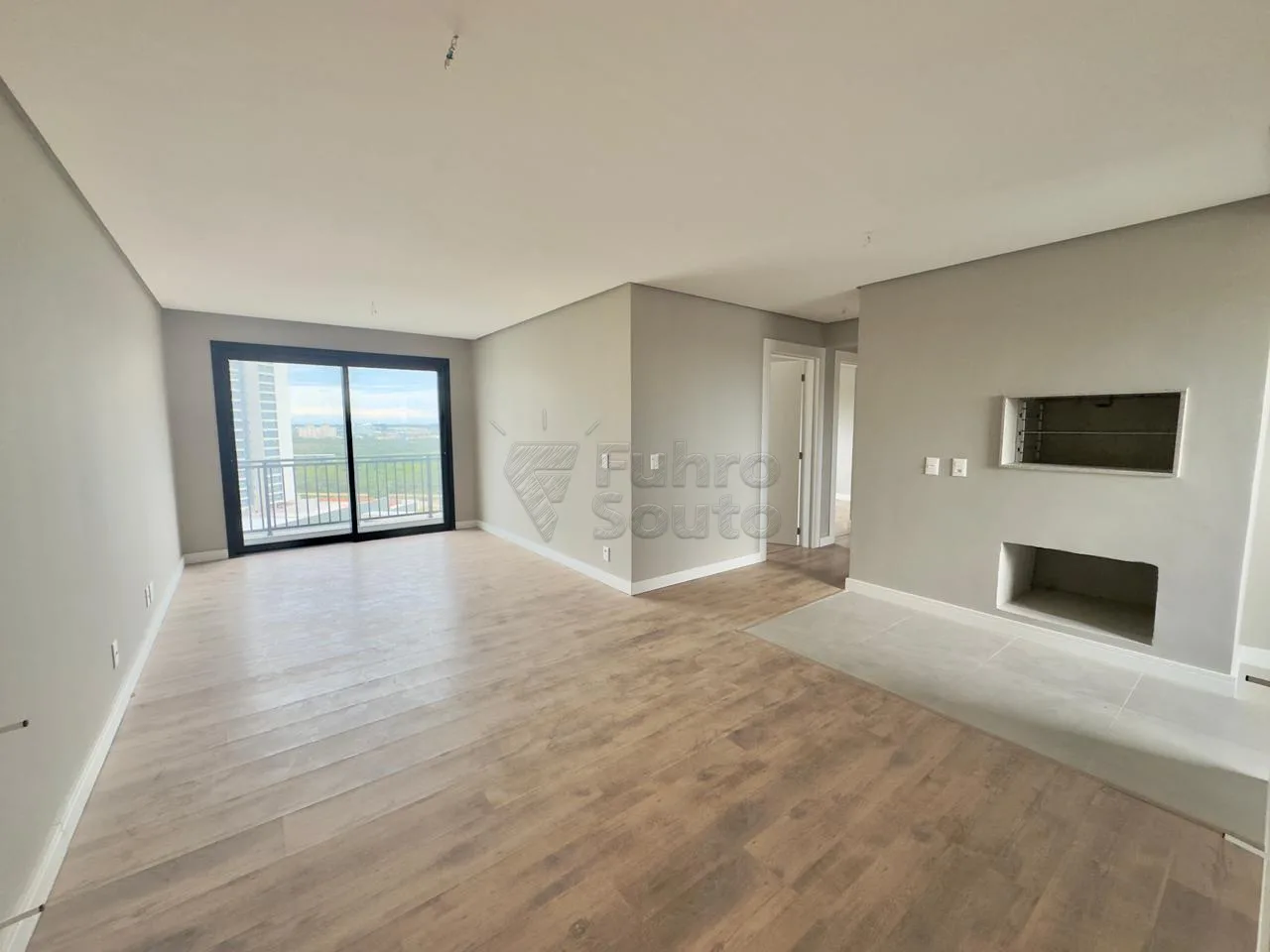 Comprar Apartamento / Padr&atilde;o em Pelotas R$ 890.000,00 - Foto 1