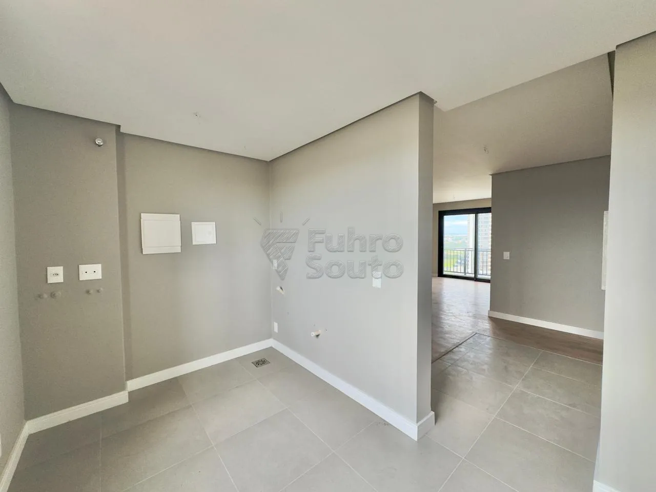 Comprar Apartamento / Padr&atilde;o em Pelotas R$ 890.000,00 - Foto 3
