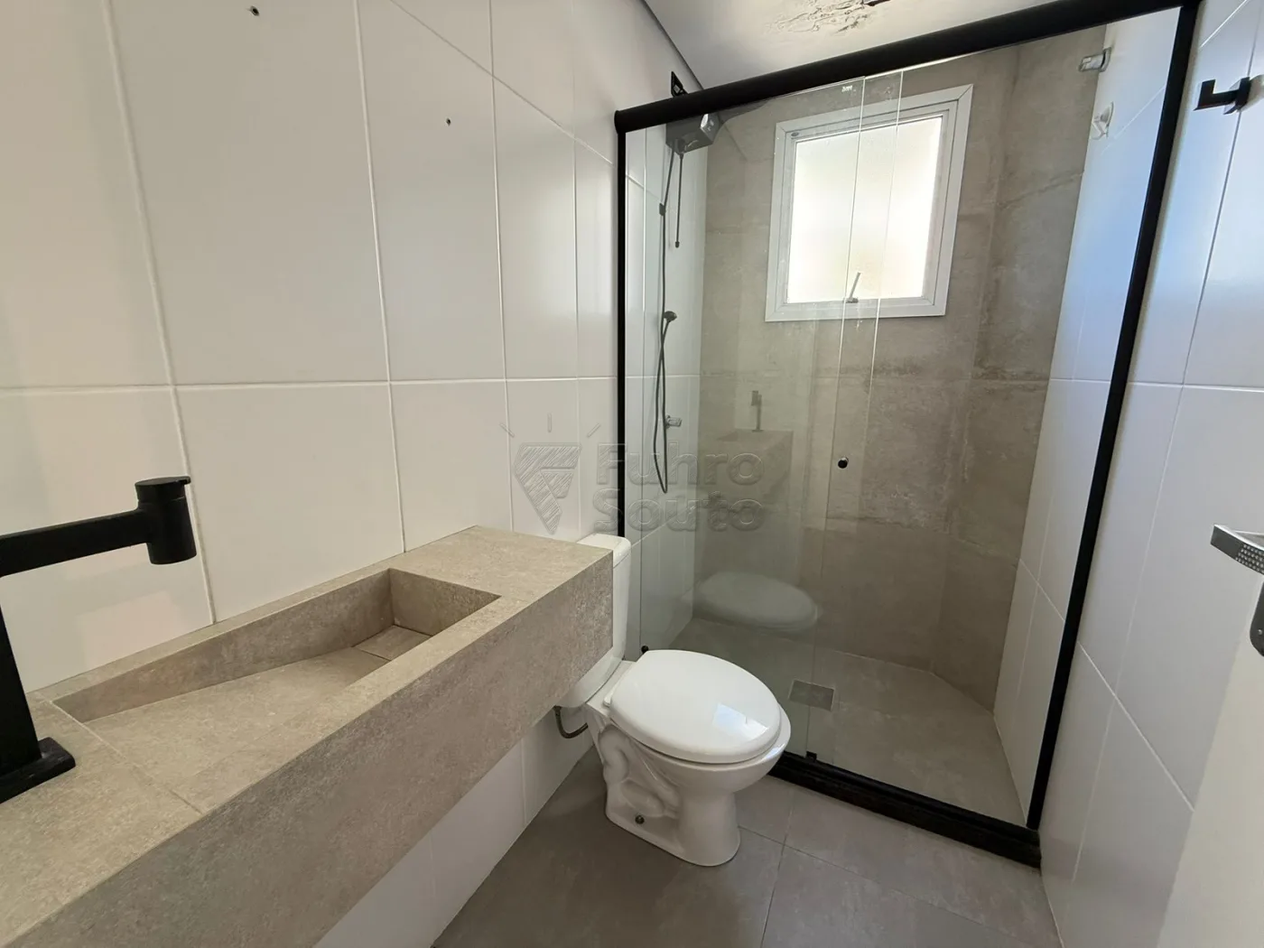 Comprar Apartamento / Padr&atilde;o em Pelotas R$ 360.000,00 - Foto 9