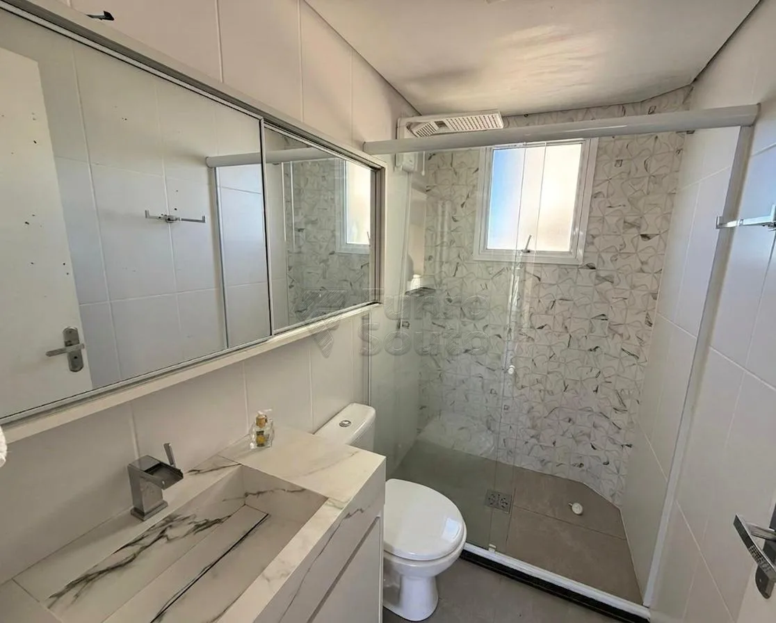 Comprar Apartamento / Padr&atilde;o em Pelotas R$ 360.000,00 - Foto 10