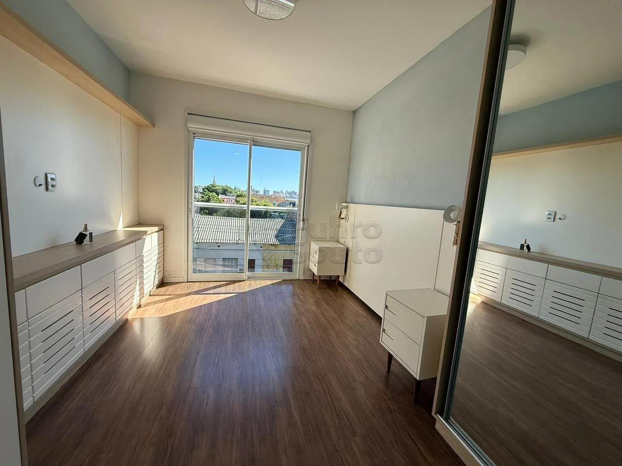 Comprar Apartamento / Padr&atilde;o em Pelotas R$ 360.000,00 - Foto 7