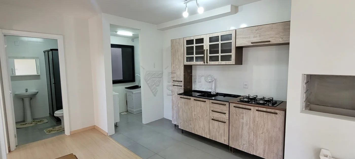 Comprar Apartamento / Padr&atilde;o em Pelotas R$ 299.000,00 - Foto 3