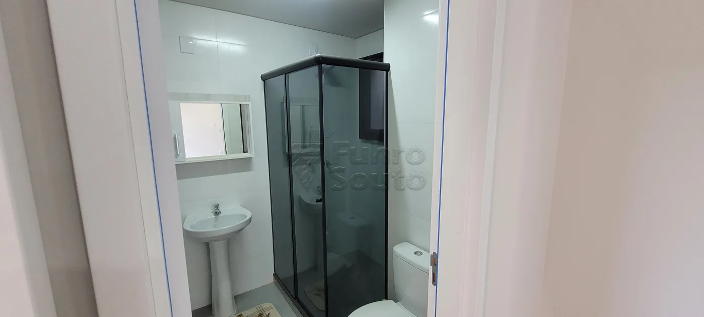 Comprar Apartamento / Padr&atilde;o em Pelotas R$ 299.000,00 - Foto 6