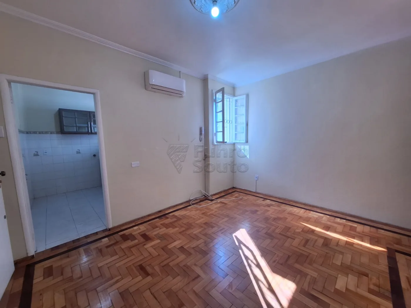 Comprar Apartamento / Padr&atilde;o em Pelotas R$ 270.000,00 - Foto 1