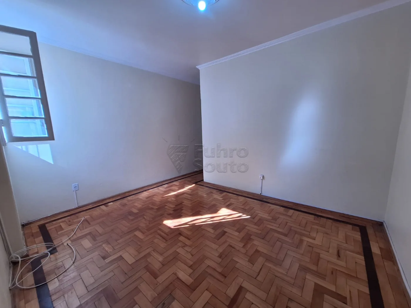 Comprar Apartamento / Padr&atilde;o em Pelotas R$ 270.000,00 - Foto 2