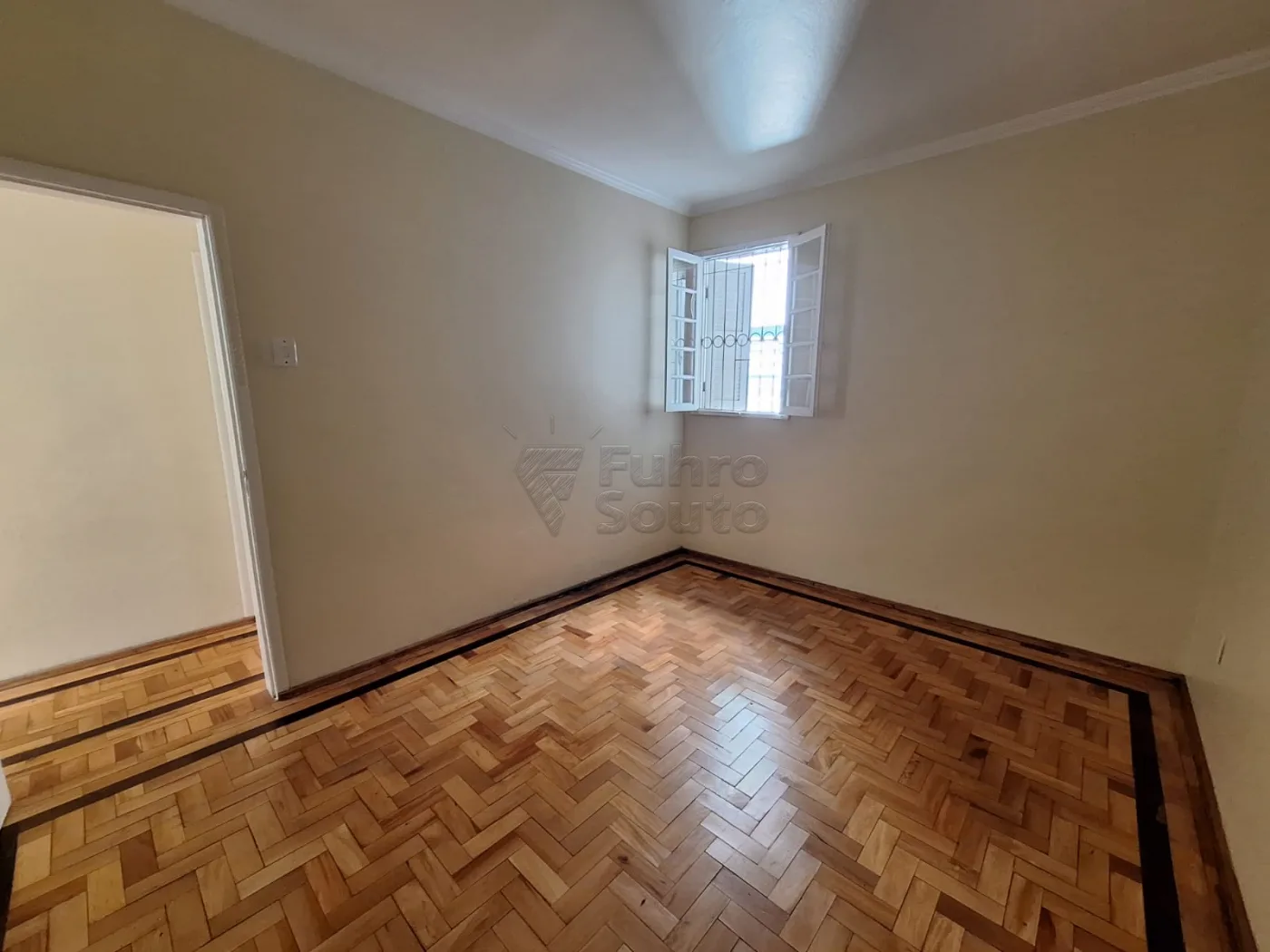 Comprar Apartamento / Padr&atilde;o em Pelotas R$ 270.000,00 - Foto 5