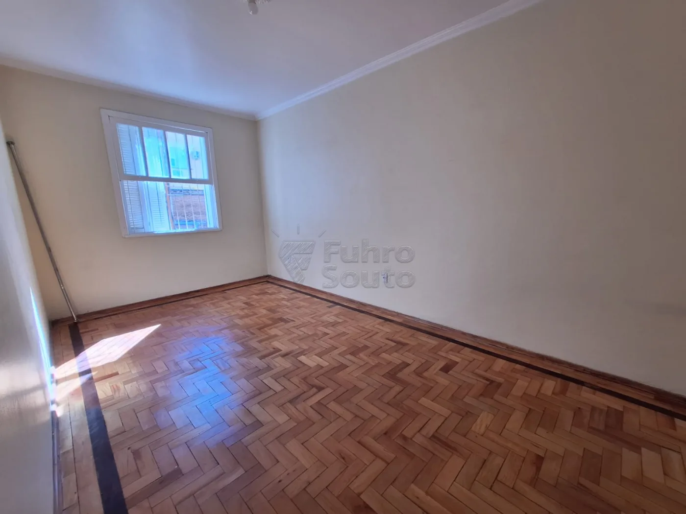 Comprar Apartamento / Padr&atilde;o em Pelotas R$ 270.000,00 - Foto 6