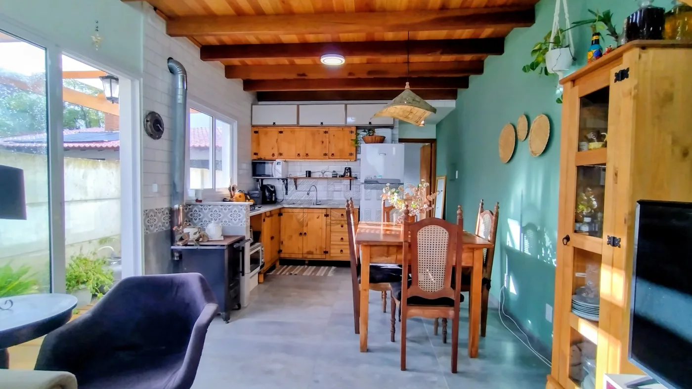 Comprar Casa / Padr&atilde;o em Pelotas R$ 510.000,00 - Foto 4