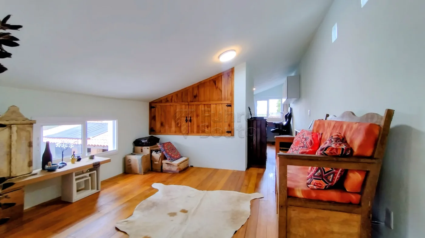Comprar Casa / Padr&atilde;o em Pelotas R$ 510.000,00 - Foto 2
