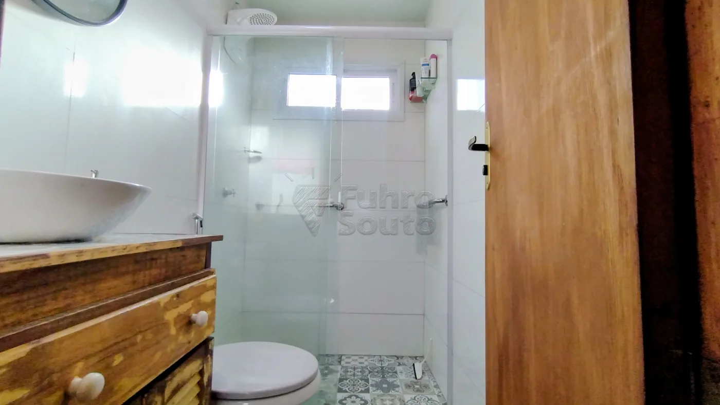 Comprar Casa / Padr&atilde;o em Pelotas R$ 510.000,00 - Foto 9