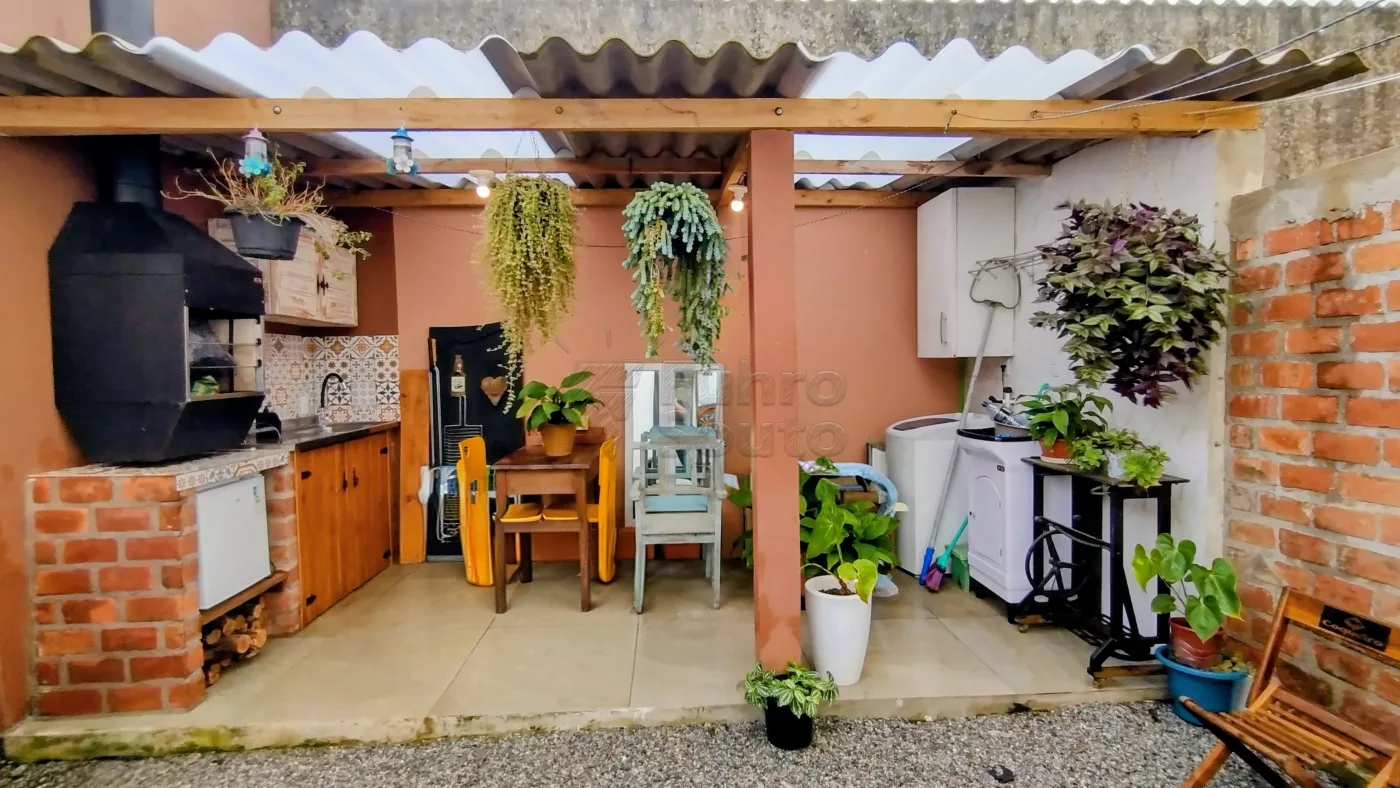 Comprar Casa / Padr&atilde;o em Pelotas R$ 510.000,00 - Foto 13