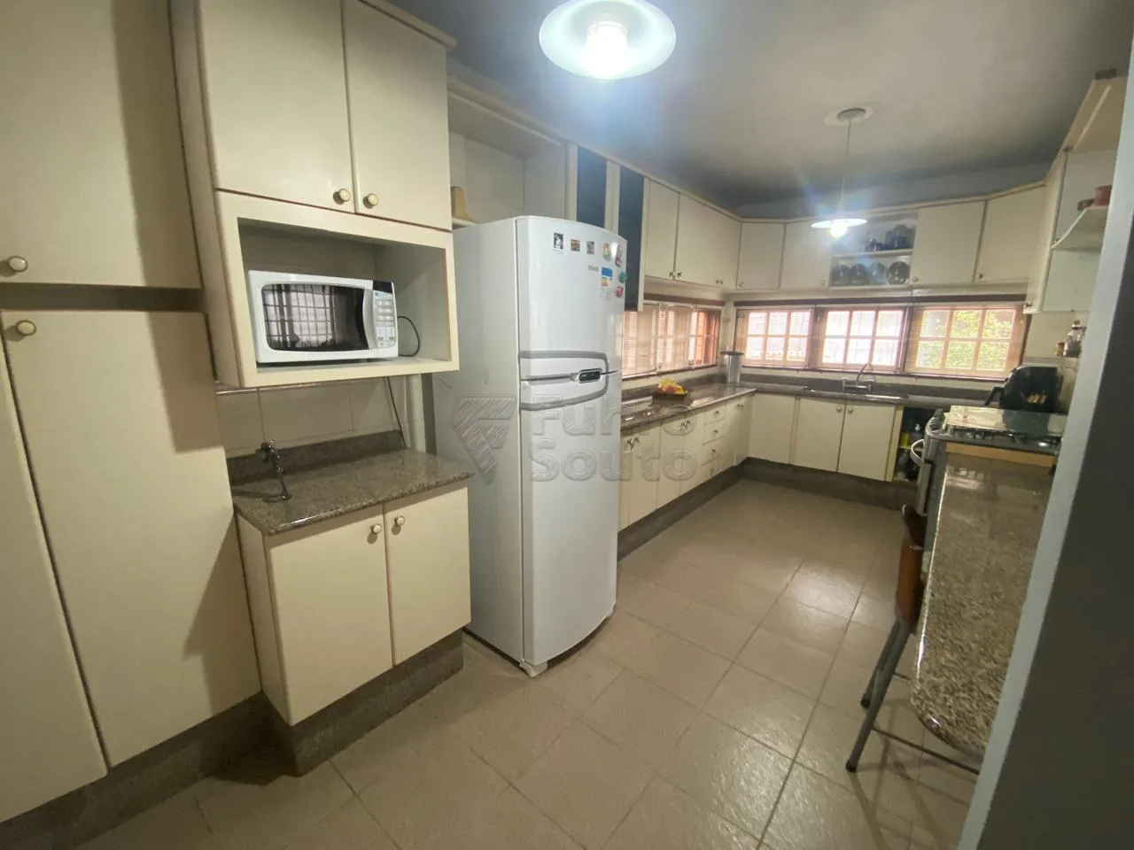 Comprar Casa / Padr&atilde;o em Pelotas R$ 1.920.000,00 - Foto 5