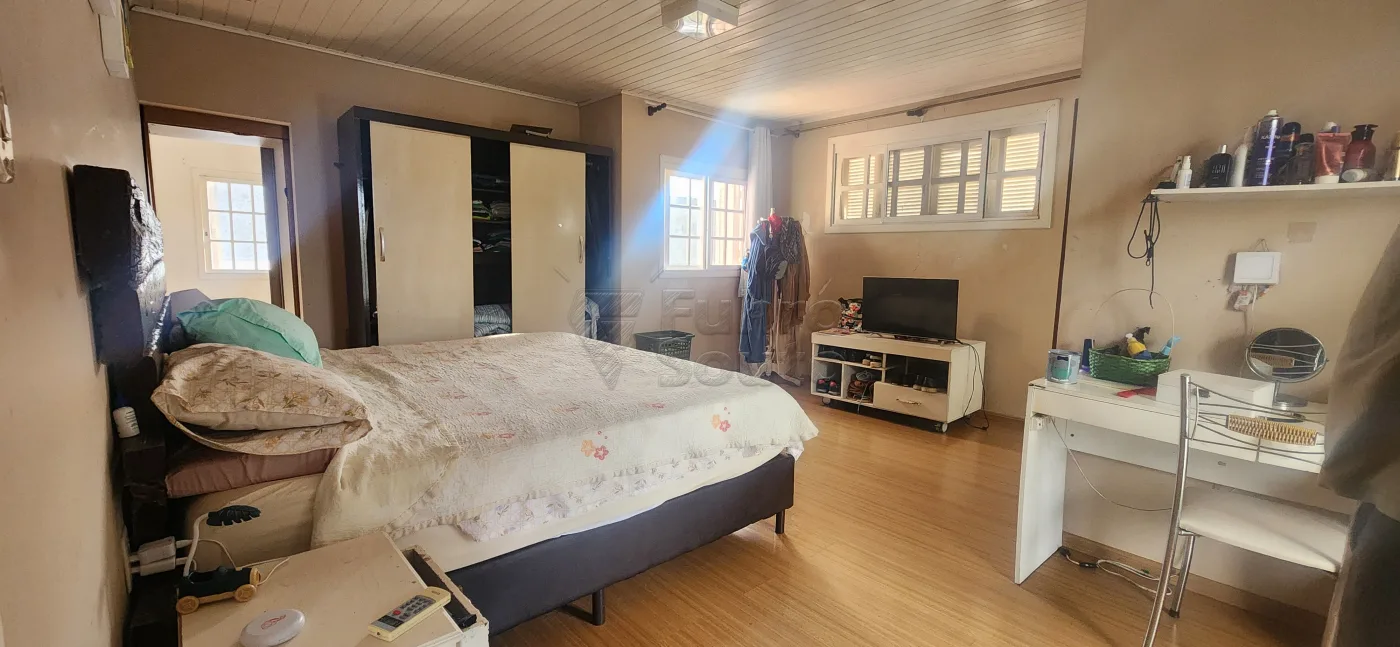 Comprar Casa / Padr&atilde;o em Pelotas R$ 820.000,00 - Foto 4