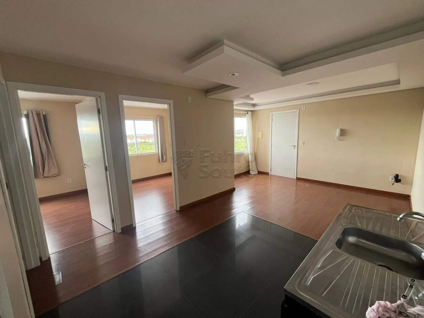 Comprar Apartamento / Padr&atilde;o em Pelotas R$ 138.400,00 - Foto 3