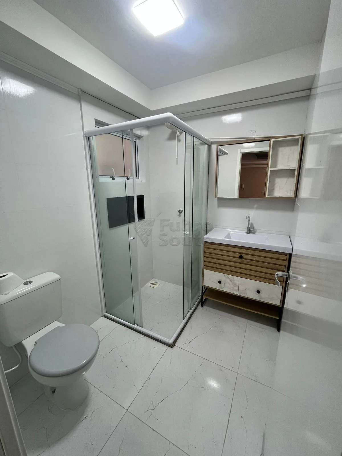 Comprar Apartamento / Padr&atilde;o em Pelotas R$ 138.400,00 - Foto 5