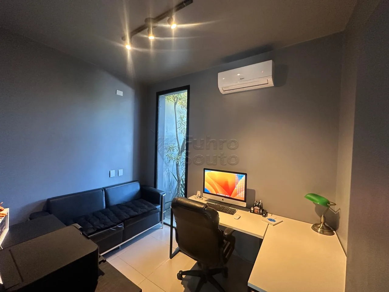 Comprar Casa / Padr&atilde;o em Pelotas R$ 2.100.000,00 - Foto 2