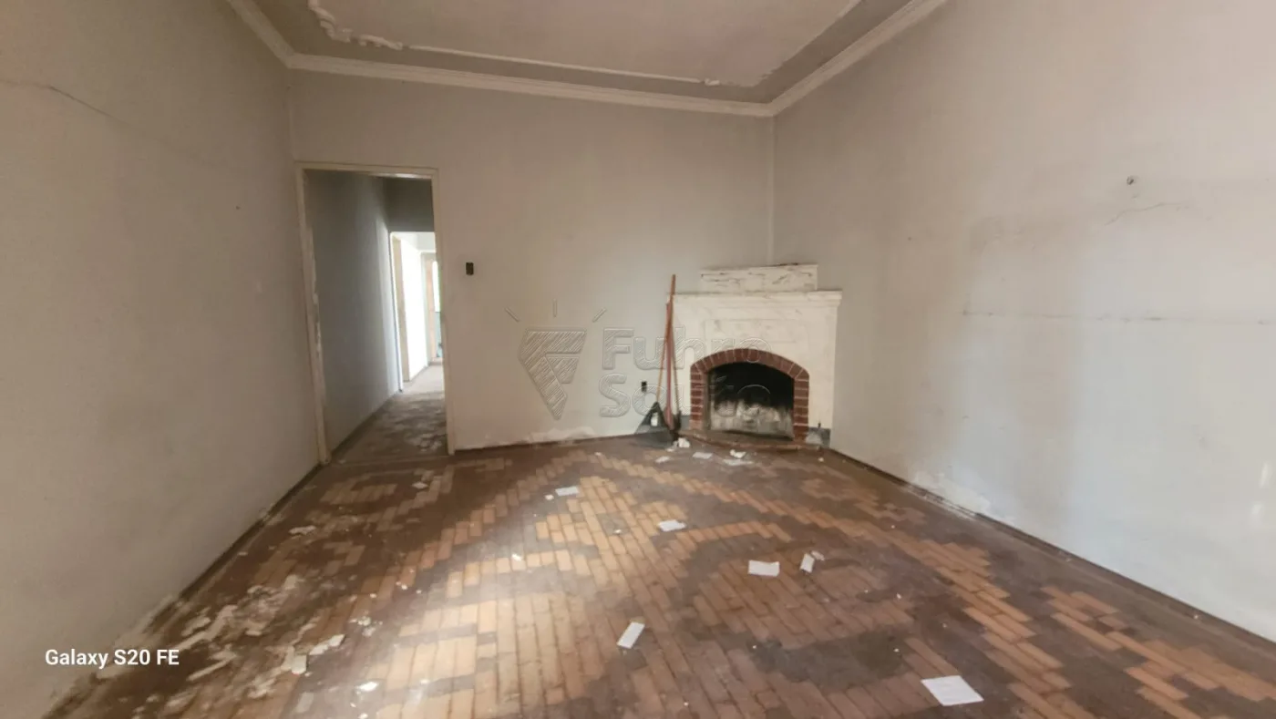 Comprar Casa / Padr&atilde;o em Pelotas R$ 750.000,00 - Foto 1