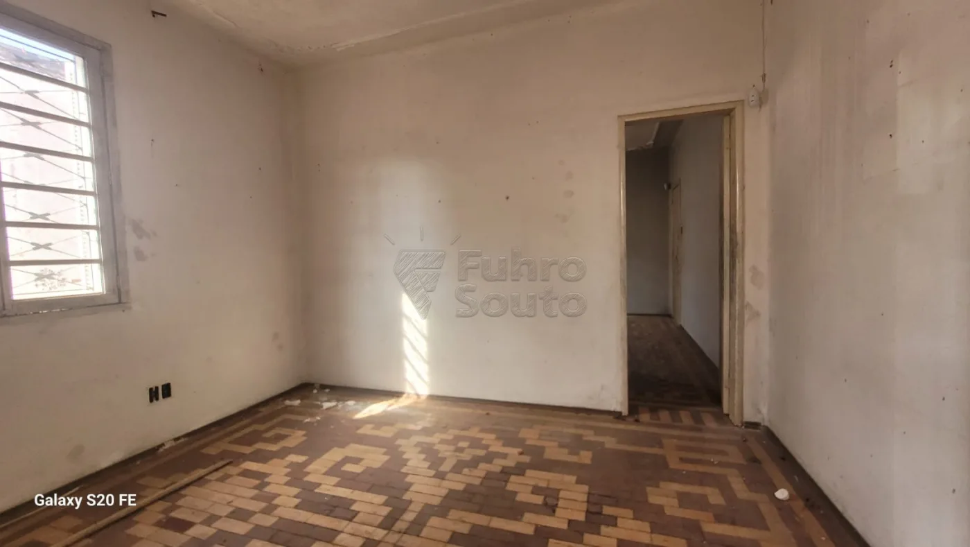 Comprar Casa / Padr&atilde;o em Pelotas R$ 750.000,00 - Foto 7