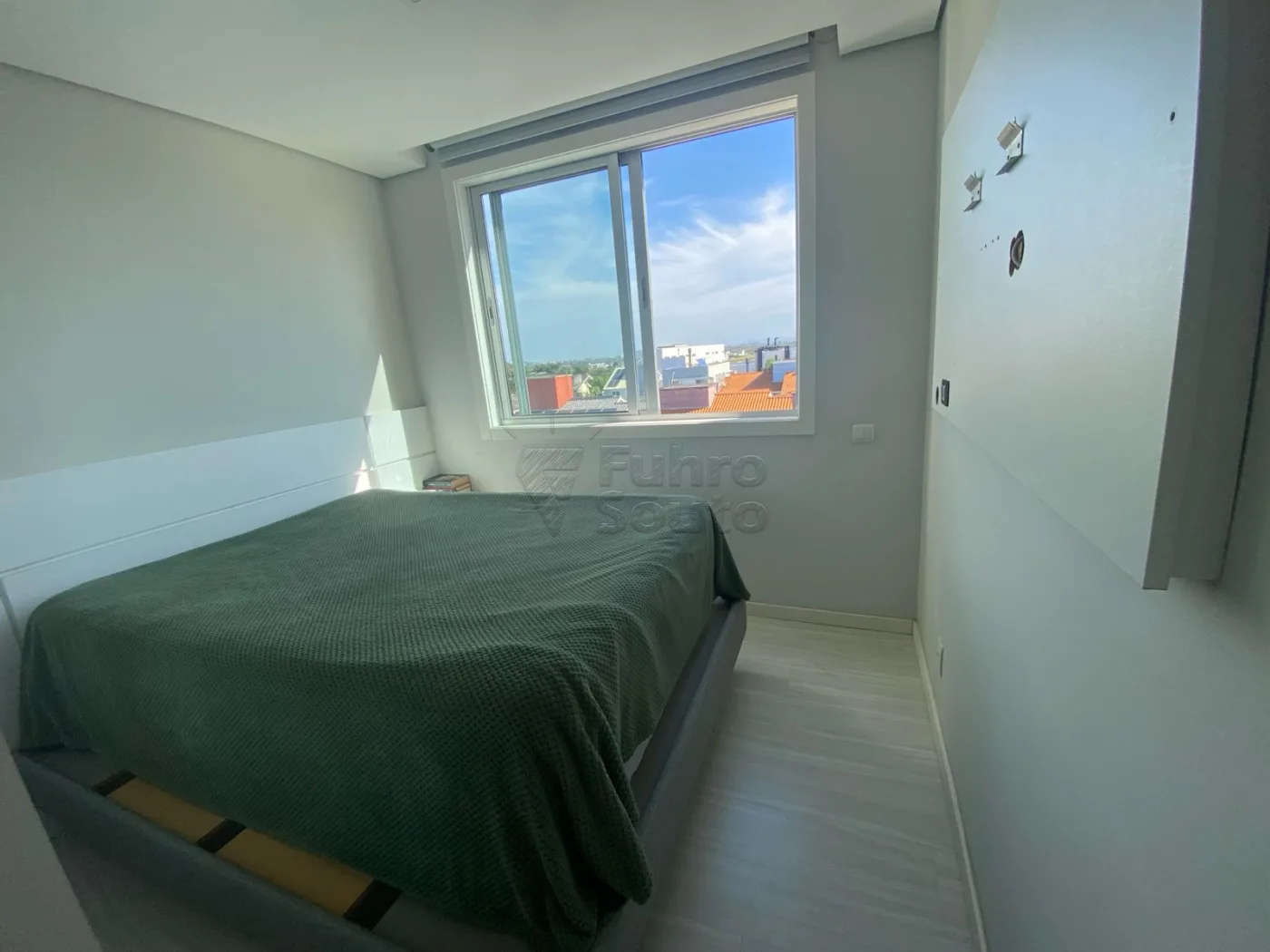 Comprar Apartamento / Padr&atilde;o em Pelotas R$ 690.000,00 - Foto 5