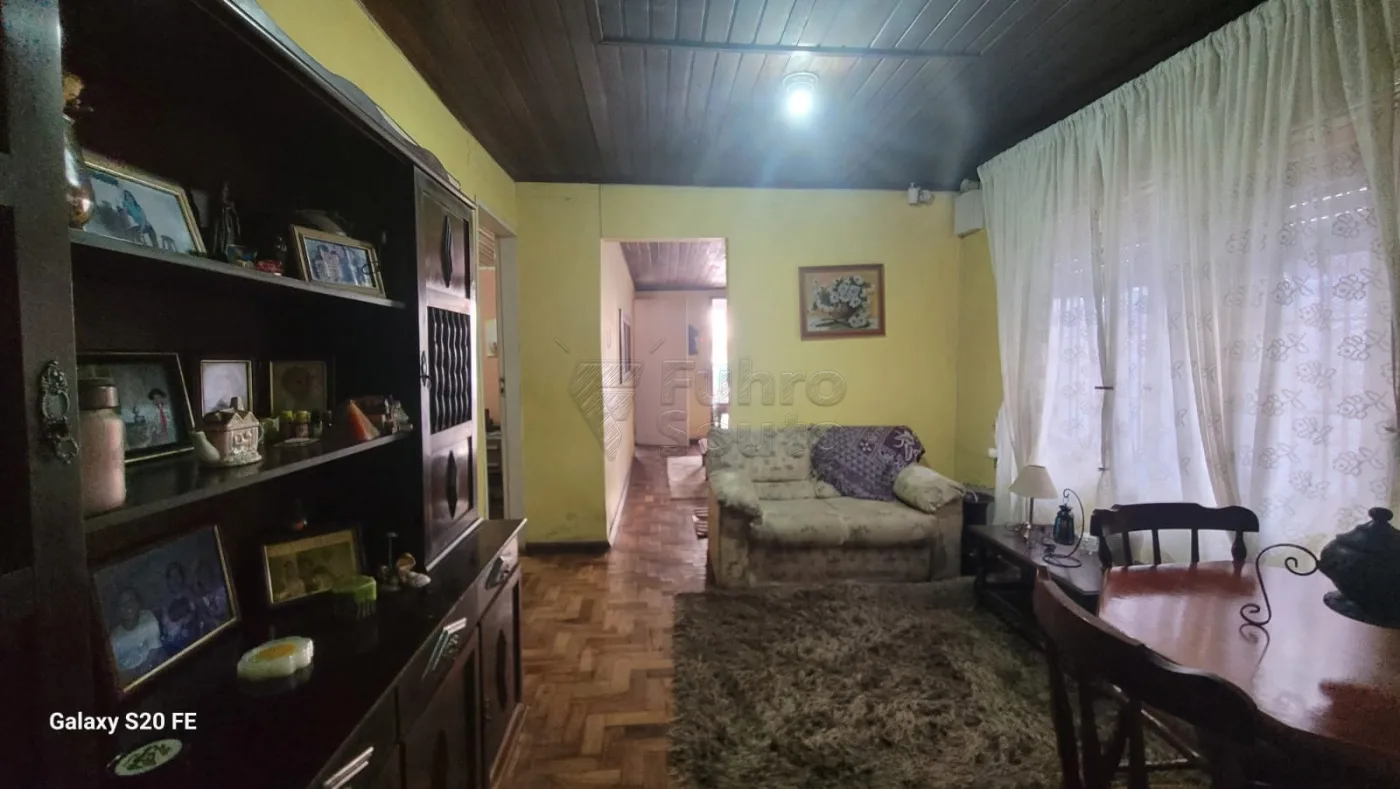 Comprar Casa / Padr&atilde;o em Pelotas R$ 510.000,00 - Foto 3