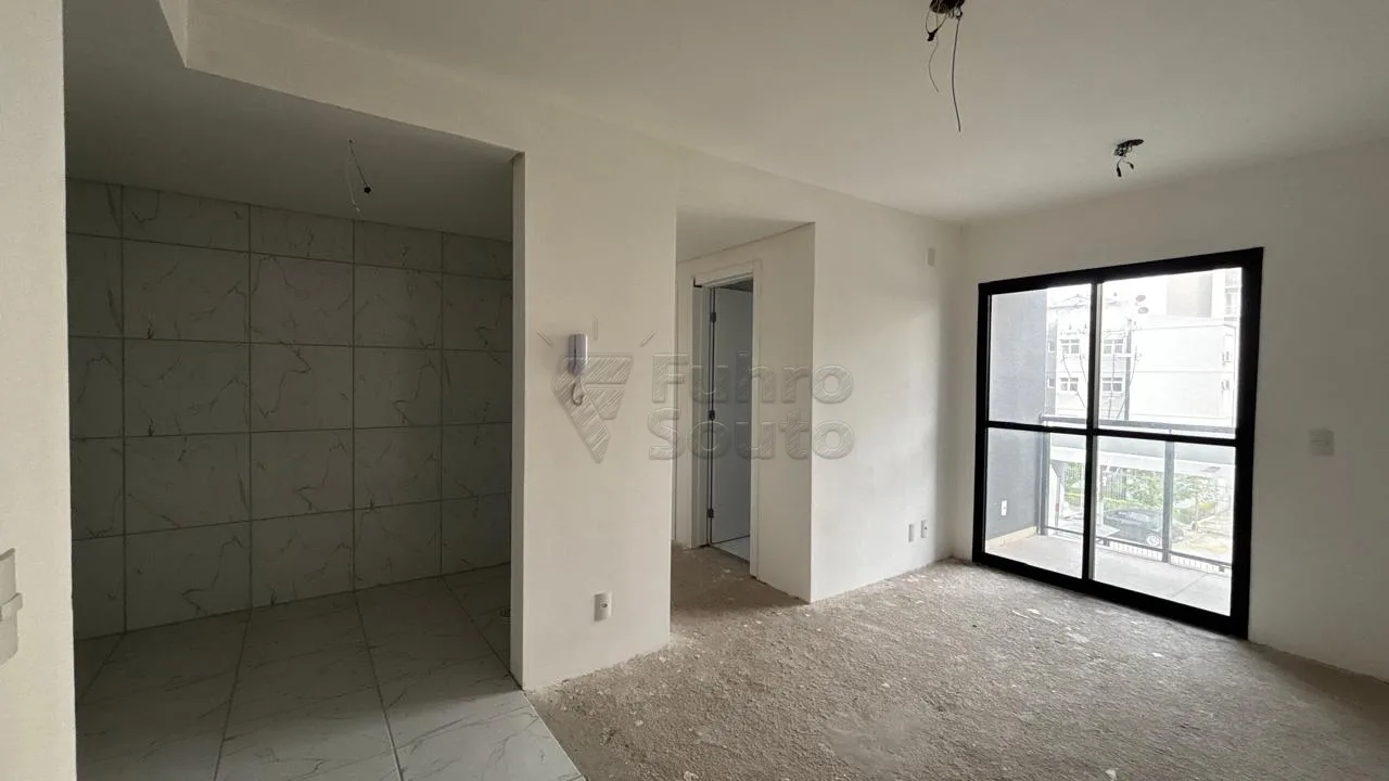 Comprar Apartamento / Padr&atilde;o em Pelotas R$ 299.900,00 - Foto 1