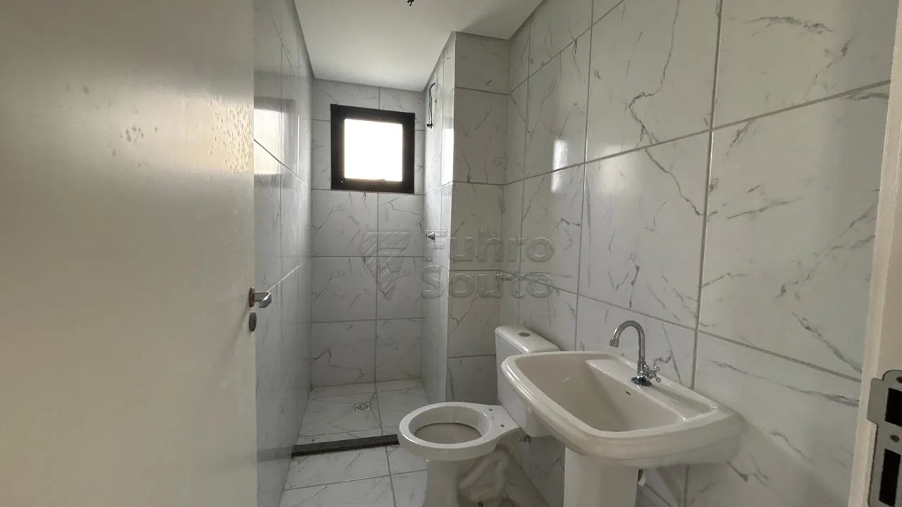 Comprar Apartamento / Padr&atilde;o em Pelotas R$ 299.900,00 - Foto 6