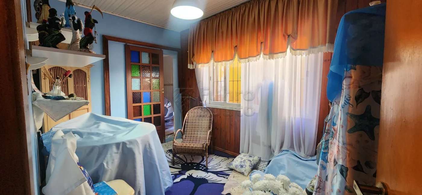 Comprar Casa / Padr&atilde;o em Pelotas R$ 385.000,00 - Foto 6