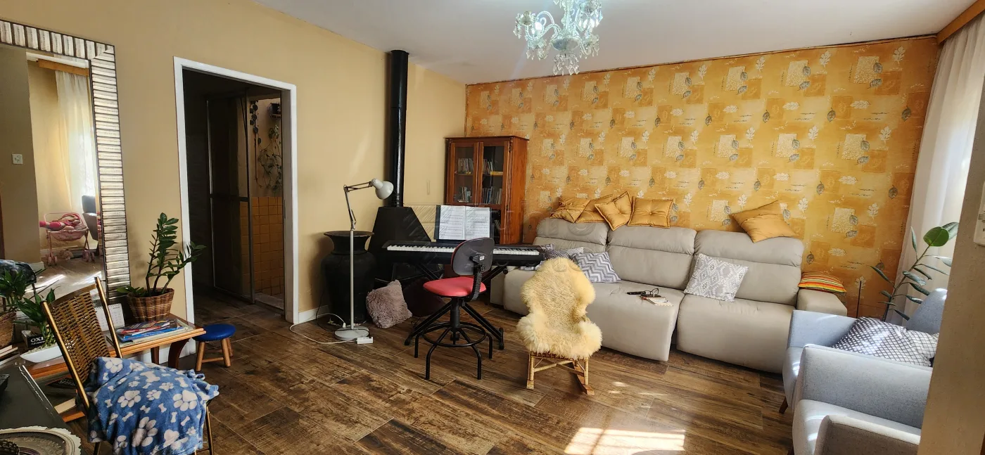 Comprar Casa / Padr&atilde;o em Pelotas R$ 385.000,00 - Foto 1