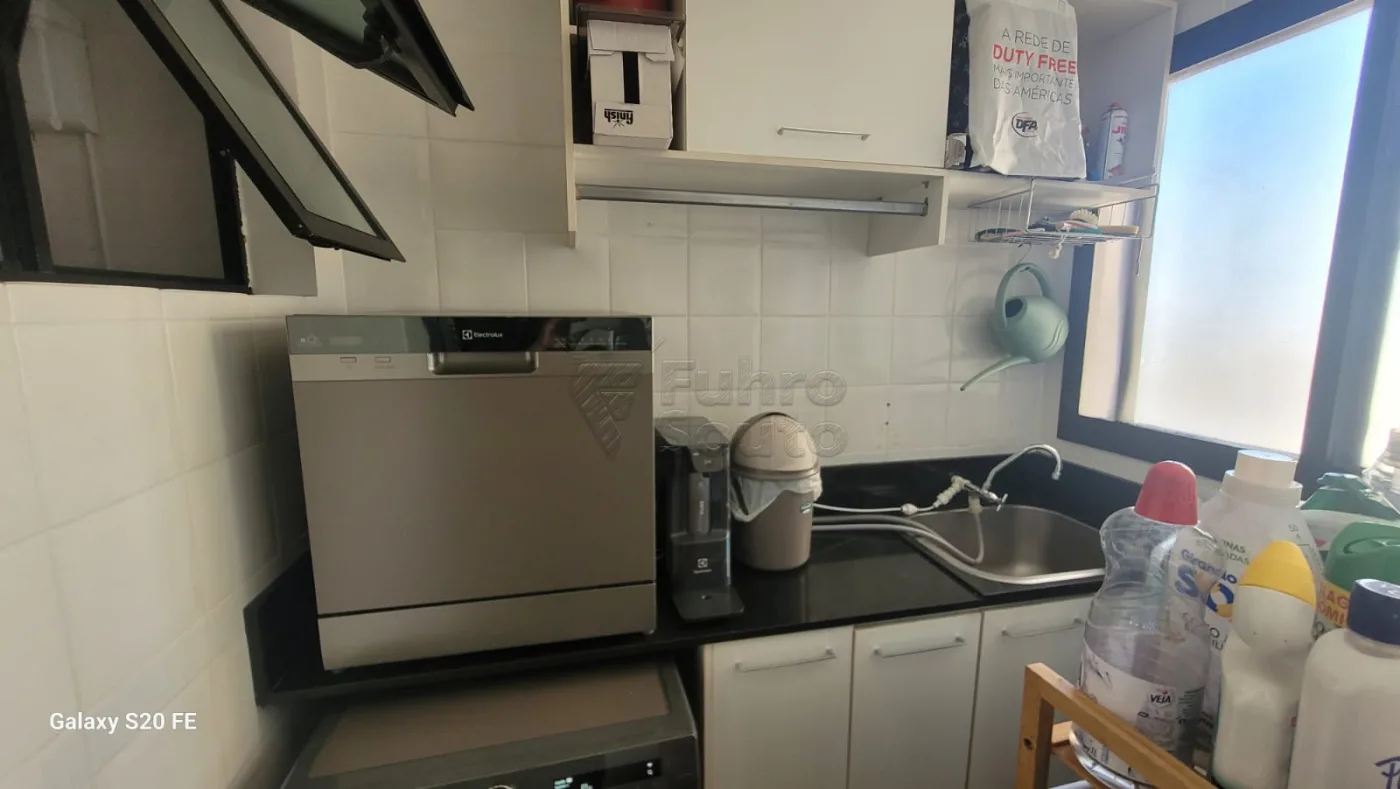 Comprar Apartamento / Padr&atilde;o em Pelotas R$ 320.000,00 - Foto 9