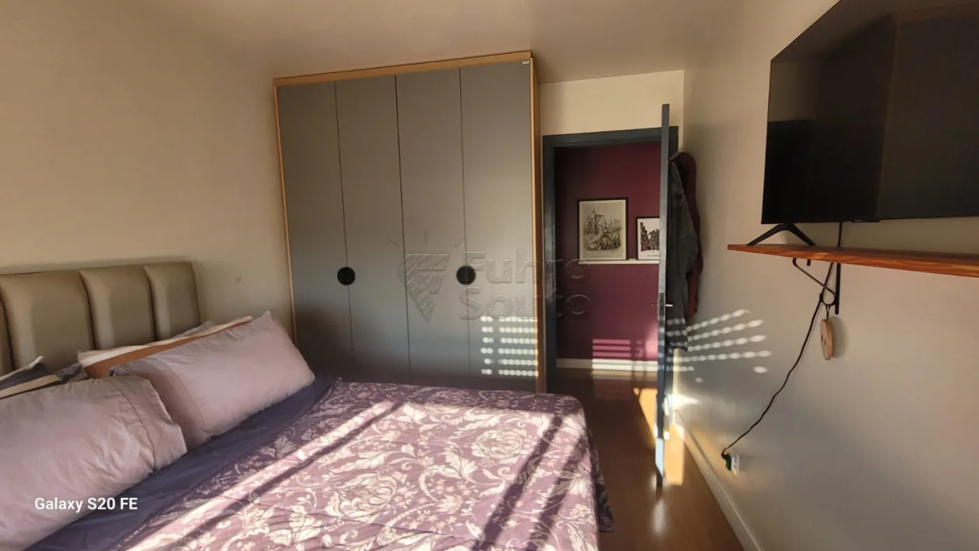 Comprar Apartamento / Padr&atilde;o em Pelotas R$ 320.000,00 - Foto 5