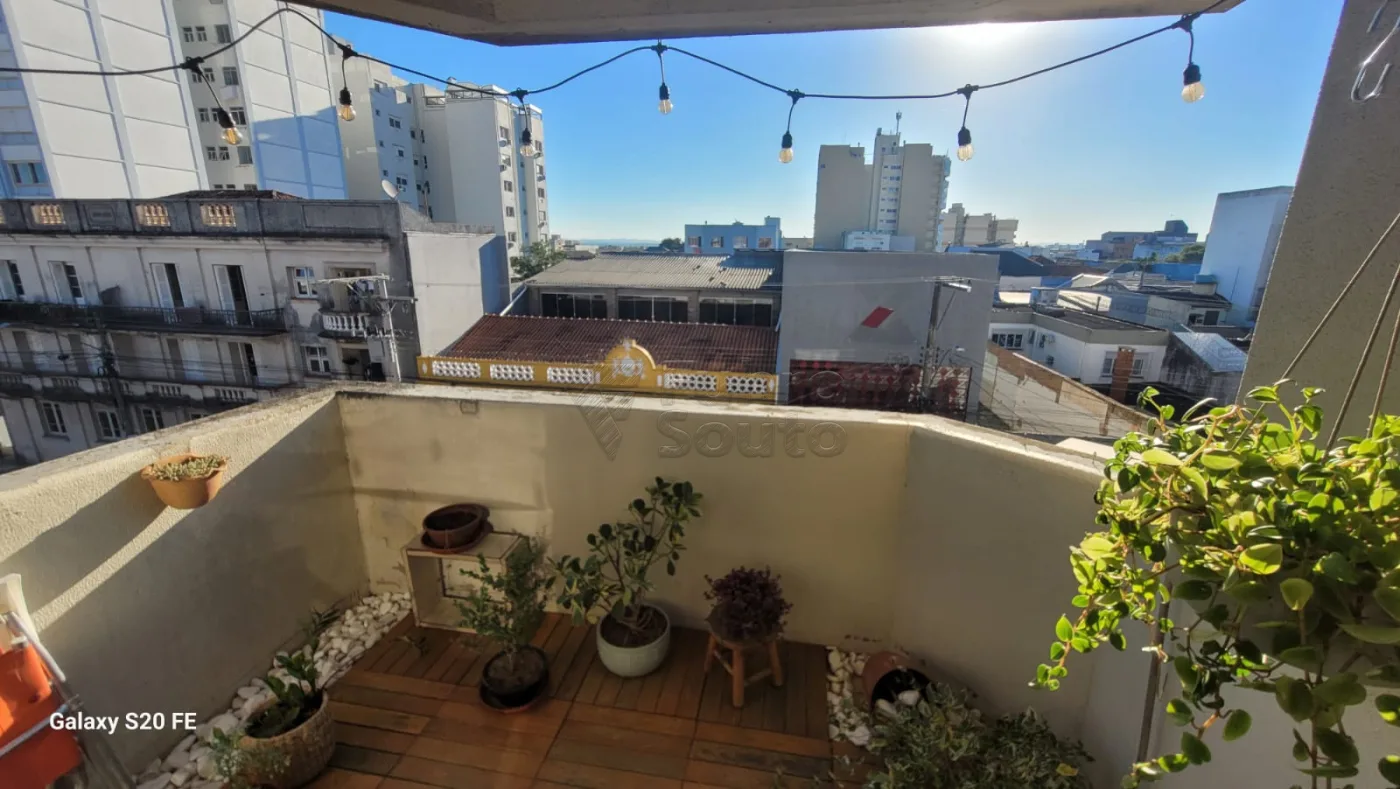 Comprar Apartamento / Padr&atilde;o em Pelotas R$ 320.000,00 - Foto 10