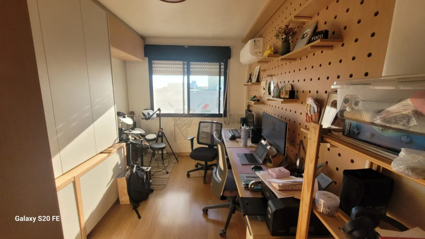 Comprar Apartamento / Padr&atilde;o em Pelotas R$ 320.000,00 - Foto 7