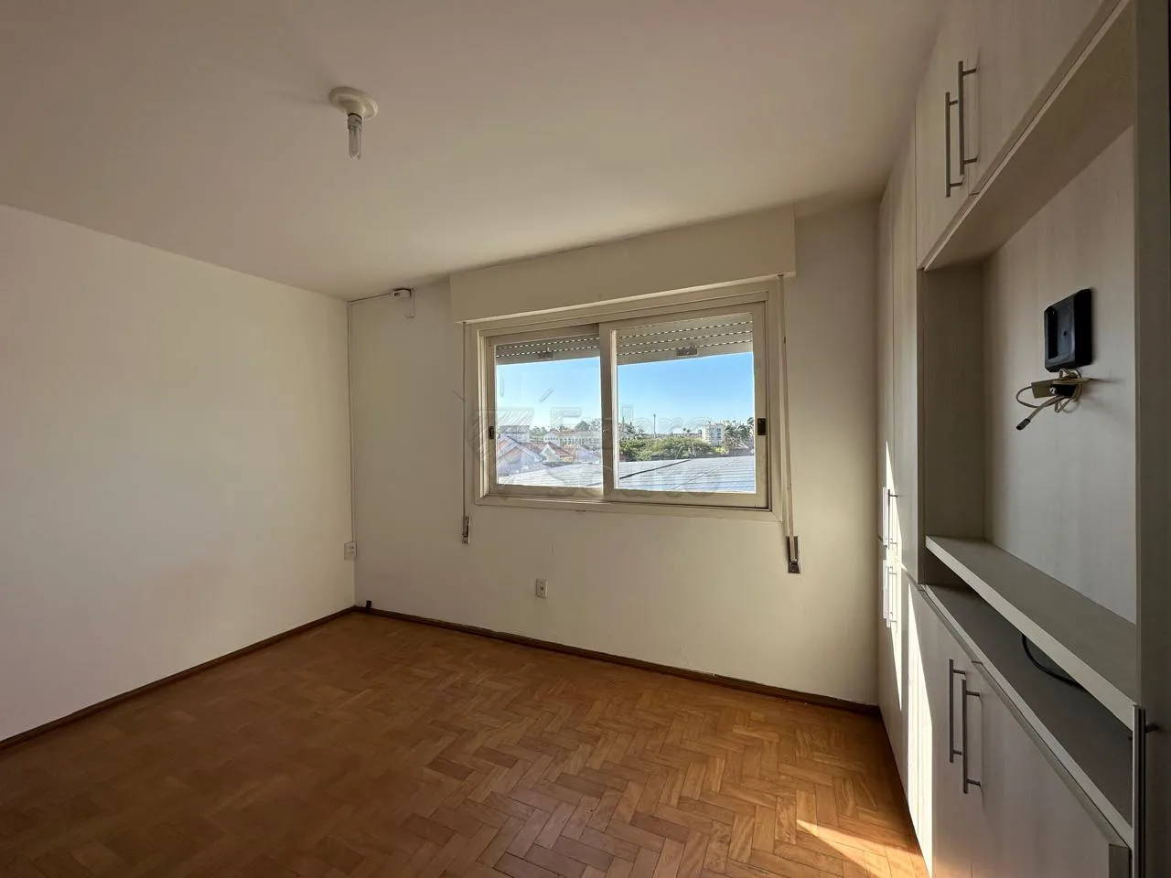 Comprar Apartamento / Padr&atilde;o em Pelotas R$ 350.000,00 - Foto 3