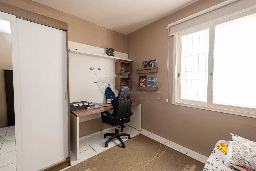 Comprar Casa / Padr&atilde;o em Pelotas R$ 425.000,00 - Foto 12