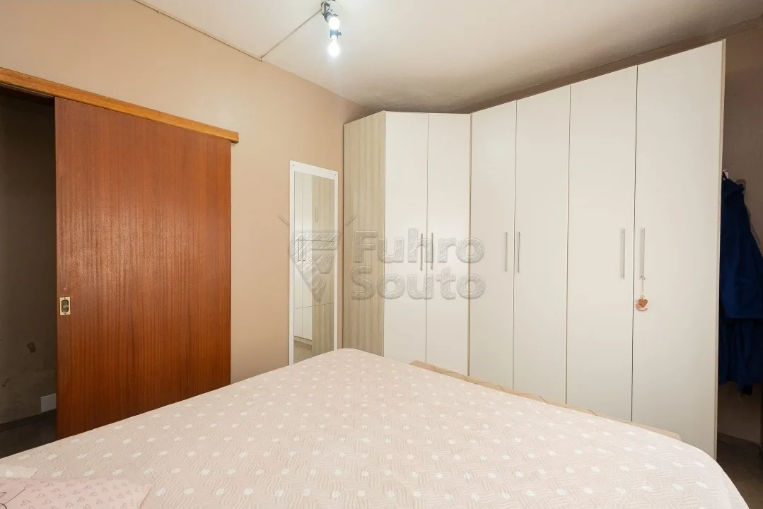 Comprar Casa / Padr&atilde;o em Pelotas R$ 425.000,00 - Foto 16