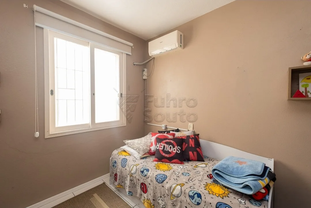 Comprar Casa / Padr&atilde;o em Pelotas R$ 425.000,00 - Foto 19
